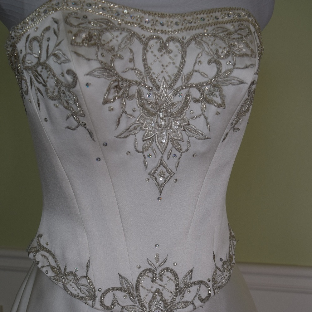 Dark Ivory Corded Wedding Lace P379